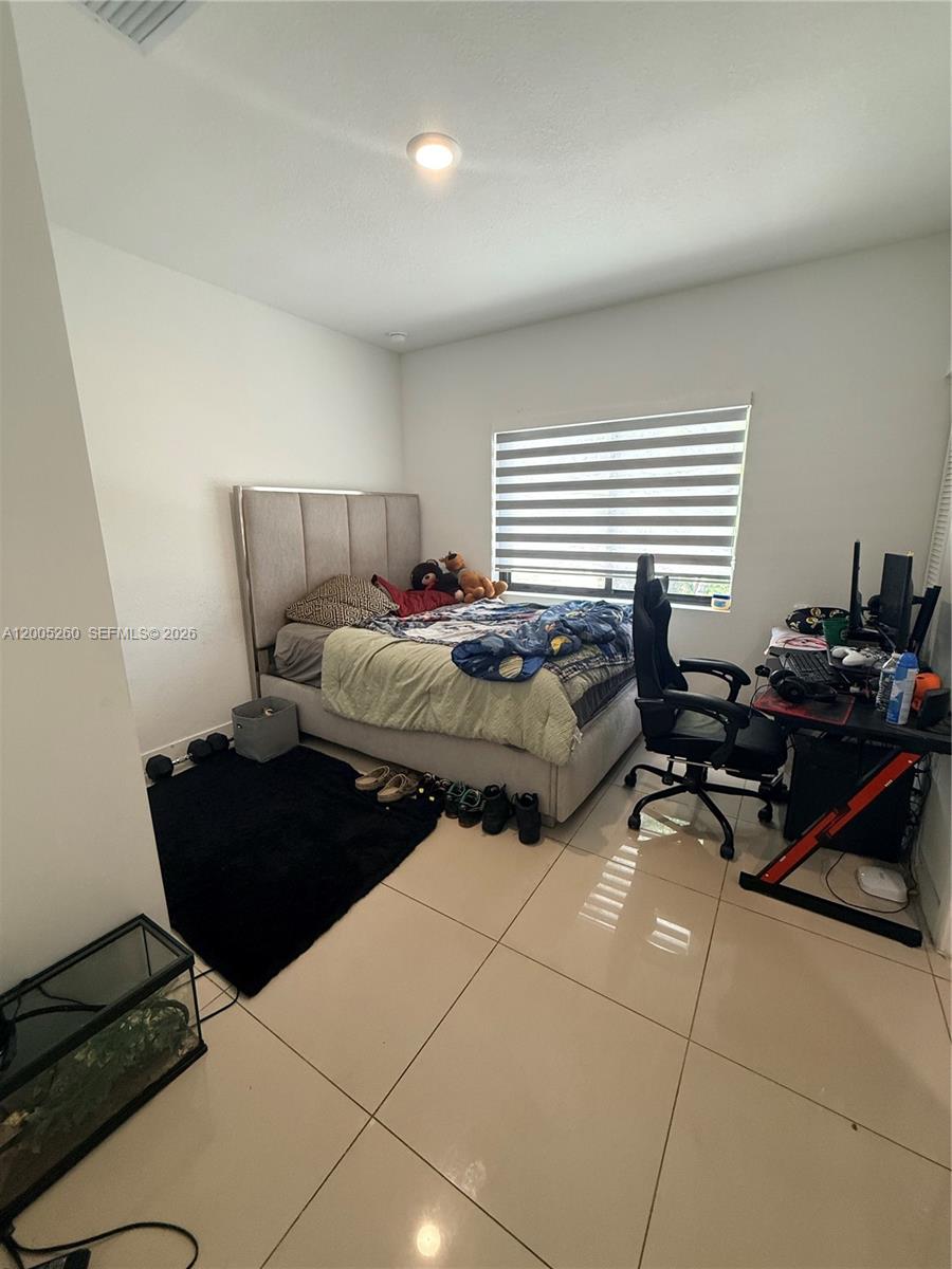 102 NW 10th Pl, Florida City FL 33034