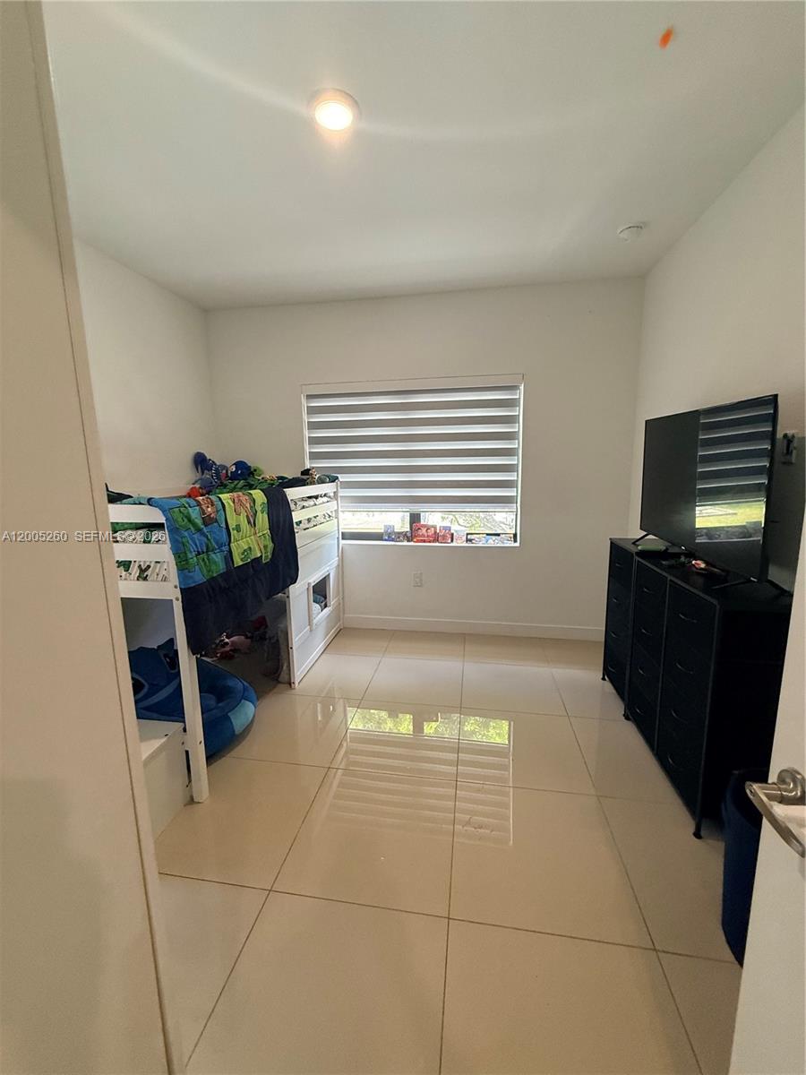 102 NW 10th Pl, Florida City FL 33034