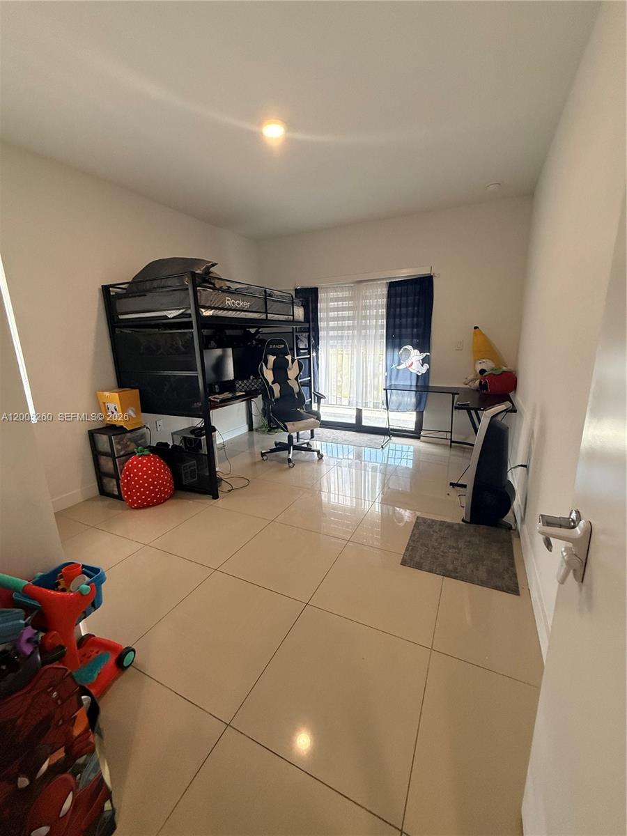102 NW 10th Pl, Florida City FL 33034