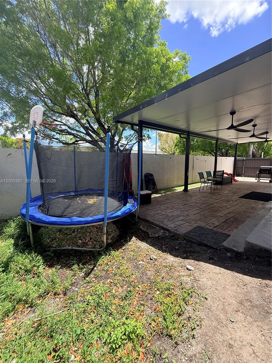 102 NW 10th Pl, Florida City FL 33034