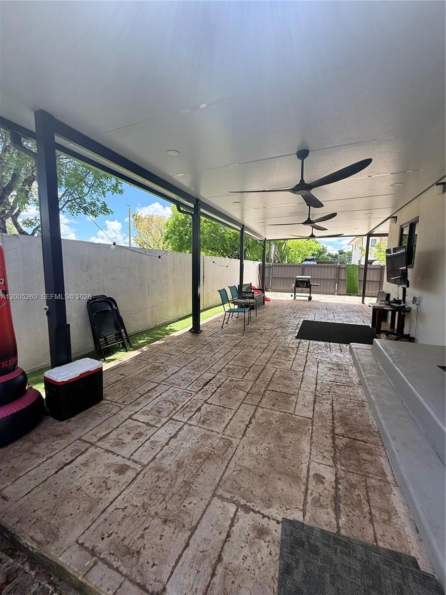 102 NW 10th Pl, Florida City FL 33034
