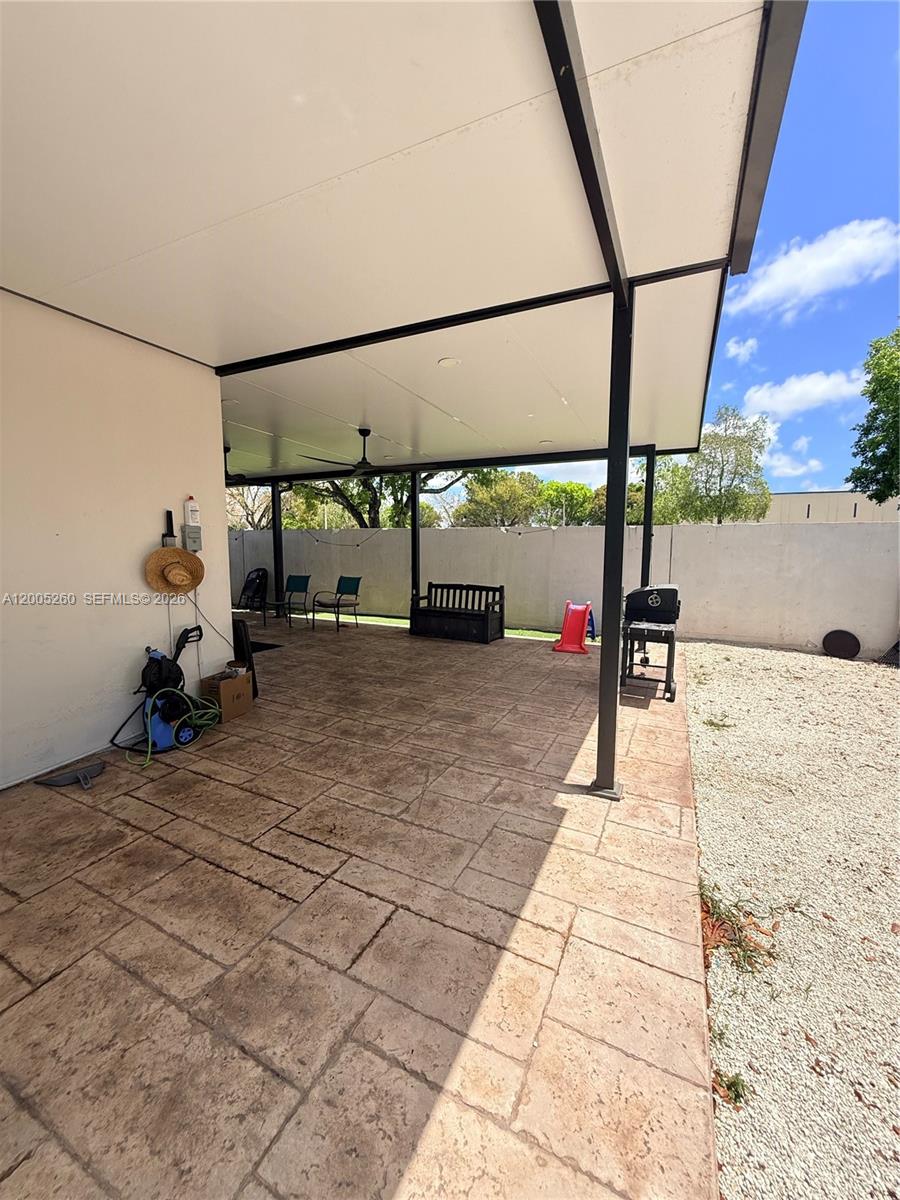 102 NW 10th Pl, Florida City FL 33034