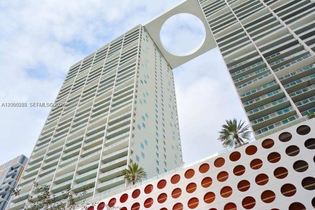 500 Brickell Ave #3008, Miami FL 33131