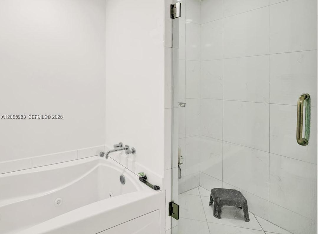 500 Brickell Ave #3008, Miami FL 33131
