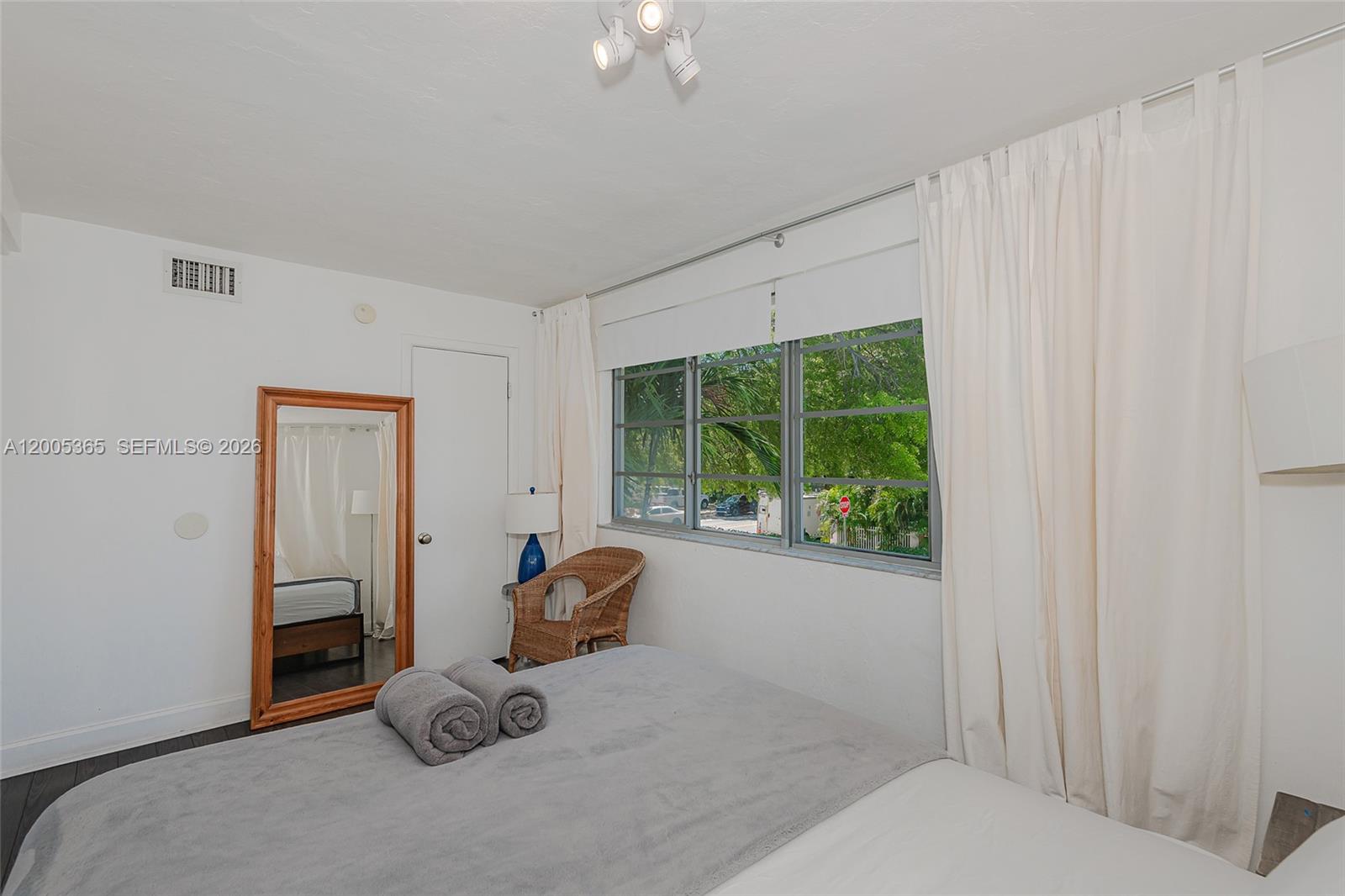 1005 9th St #2, Miami Beach FL 33139