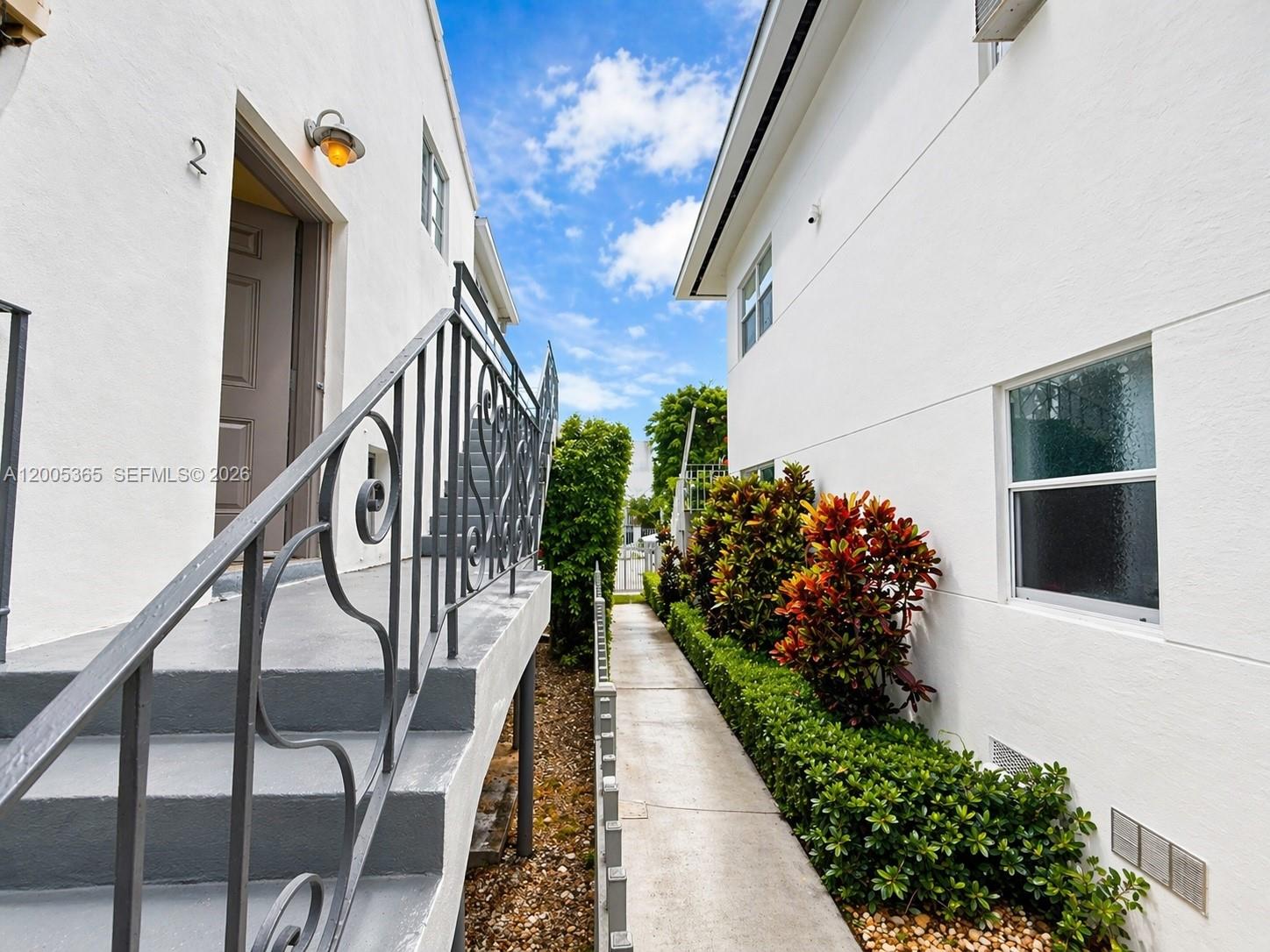 1005 9th St #2, Miami Beach FL 33139