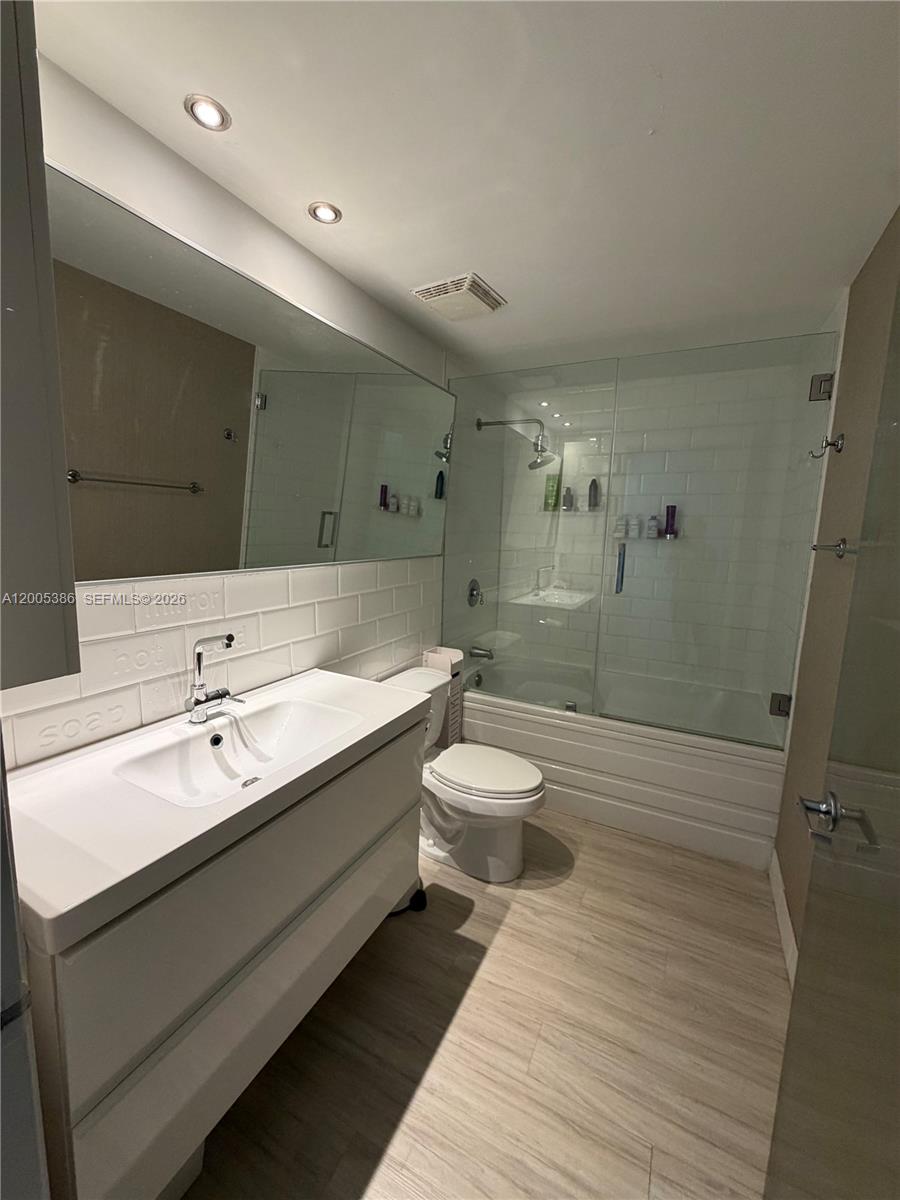 690 SW 1st Ct #2524, Miami FL 33130