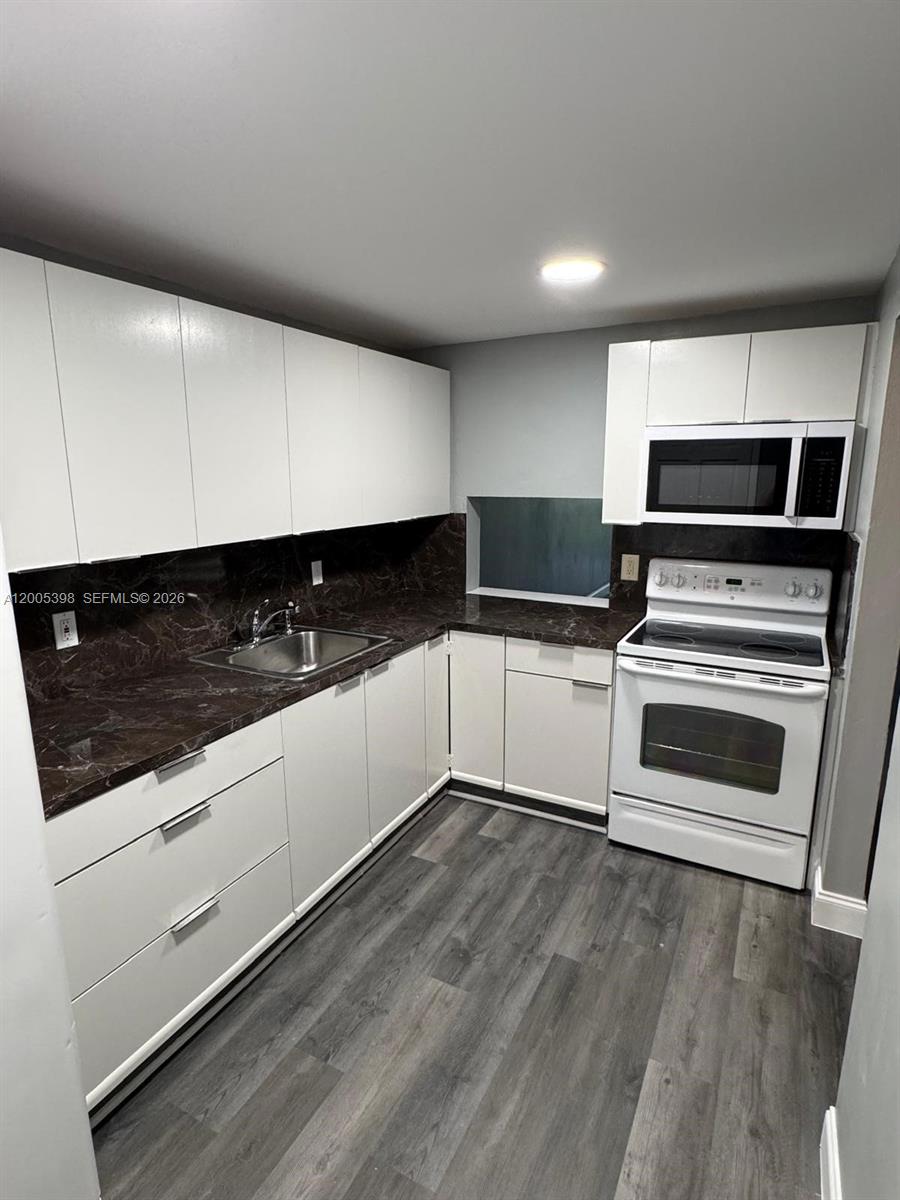 301 NW 177th St #130, Miami Gardens FL 33169