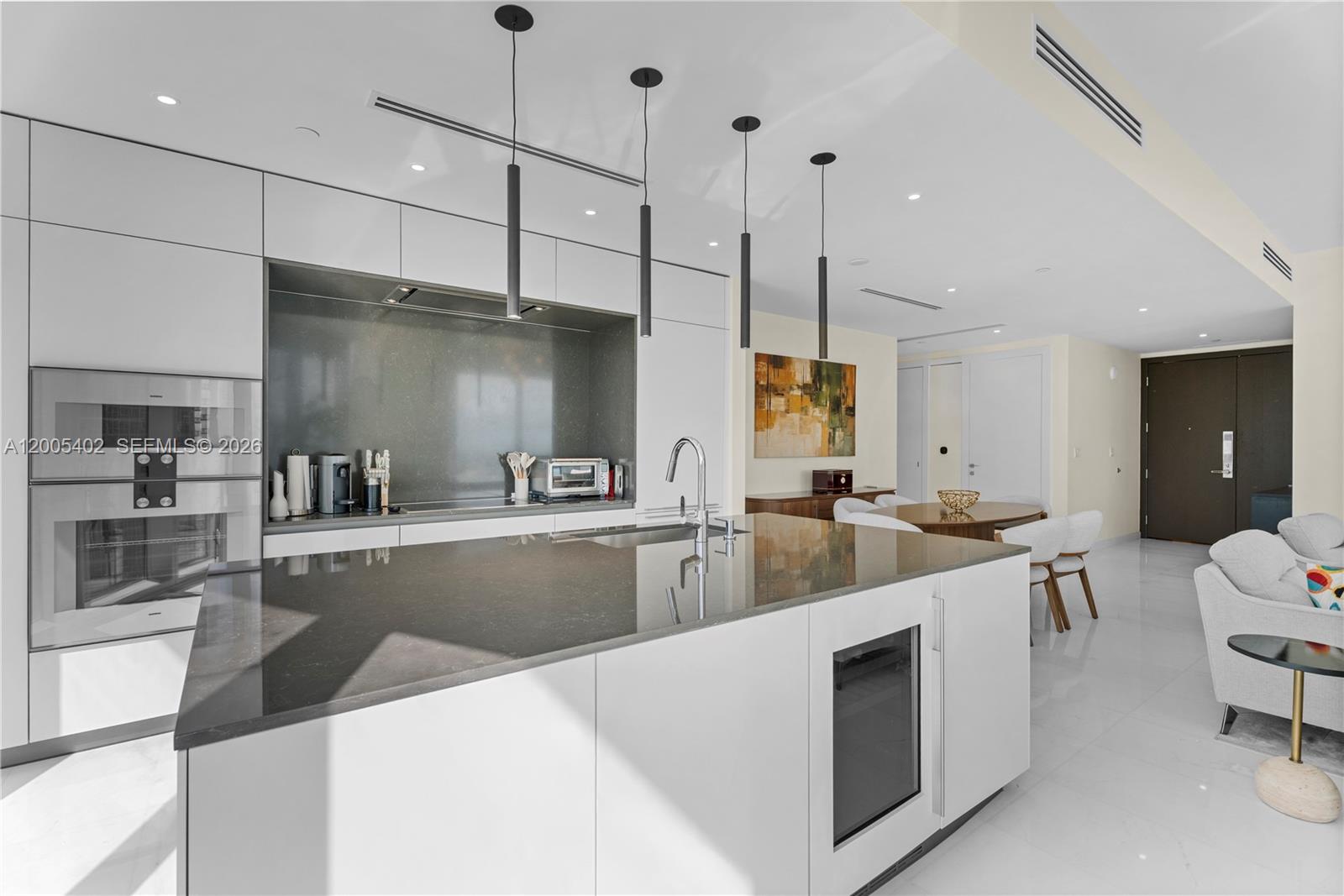 300 Biscayne Boulevard Way #4007W, Miami FL 33131