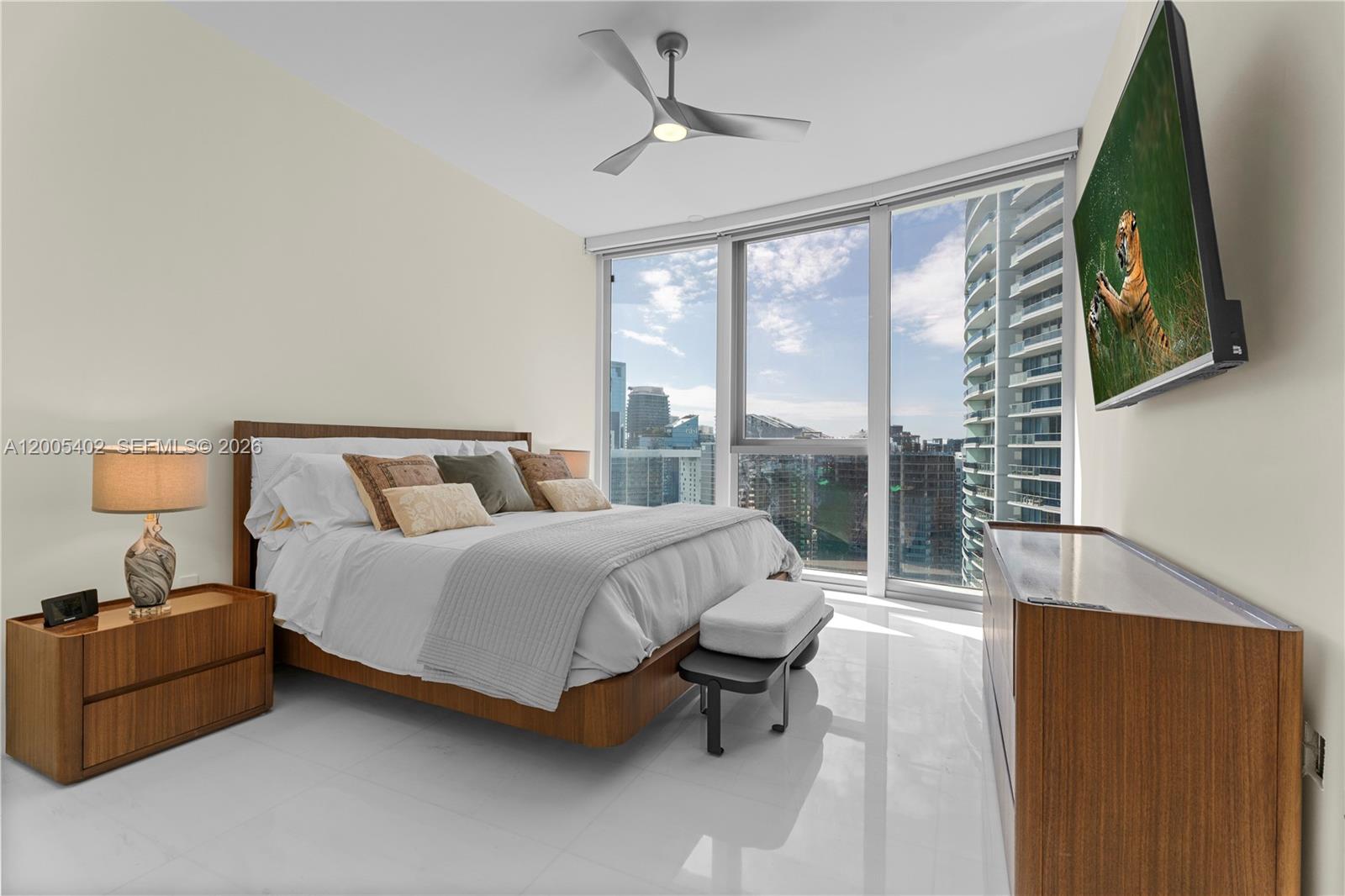 300 Biscayne Boulevard Way #4007W, Miami FL 33131