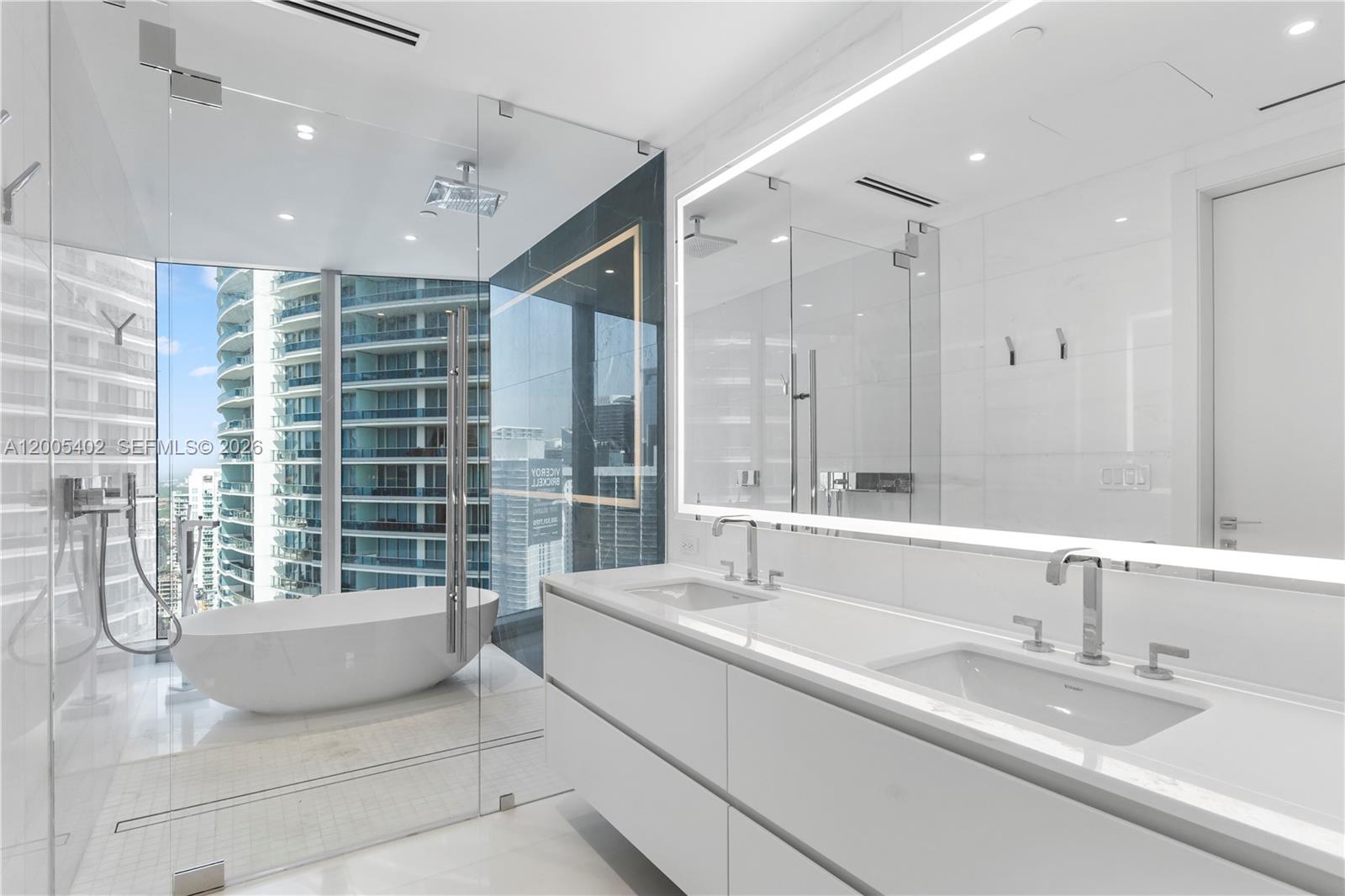 300 Biscayne Boulevard Way #4007W, Miami FL 33131