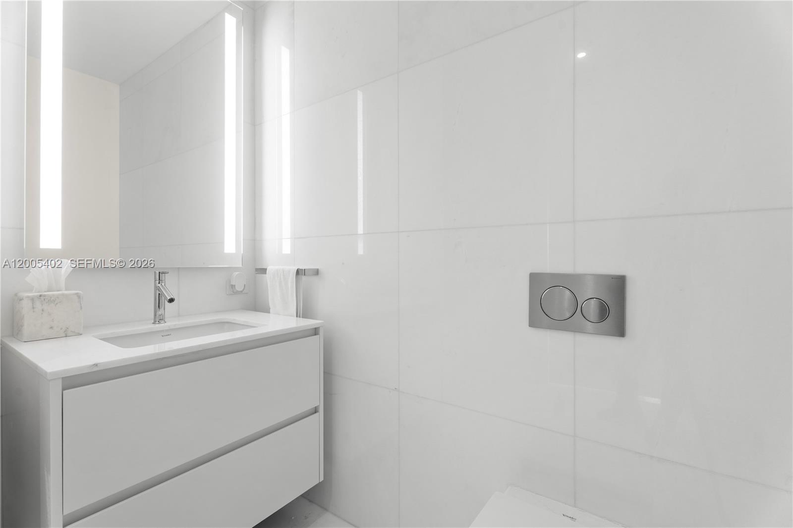 300 Biscayne Boulevard Way #4007W, Miami FL 33131