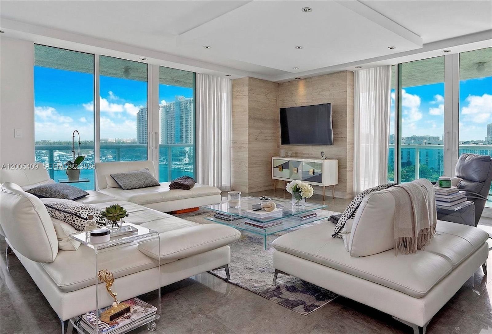 10 Venetian Way #804, Miami Beach FL 33139