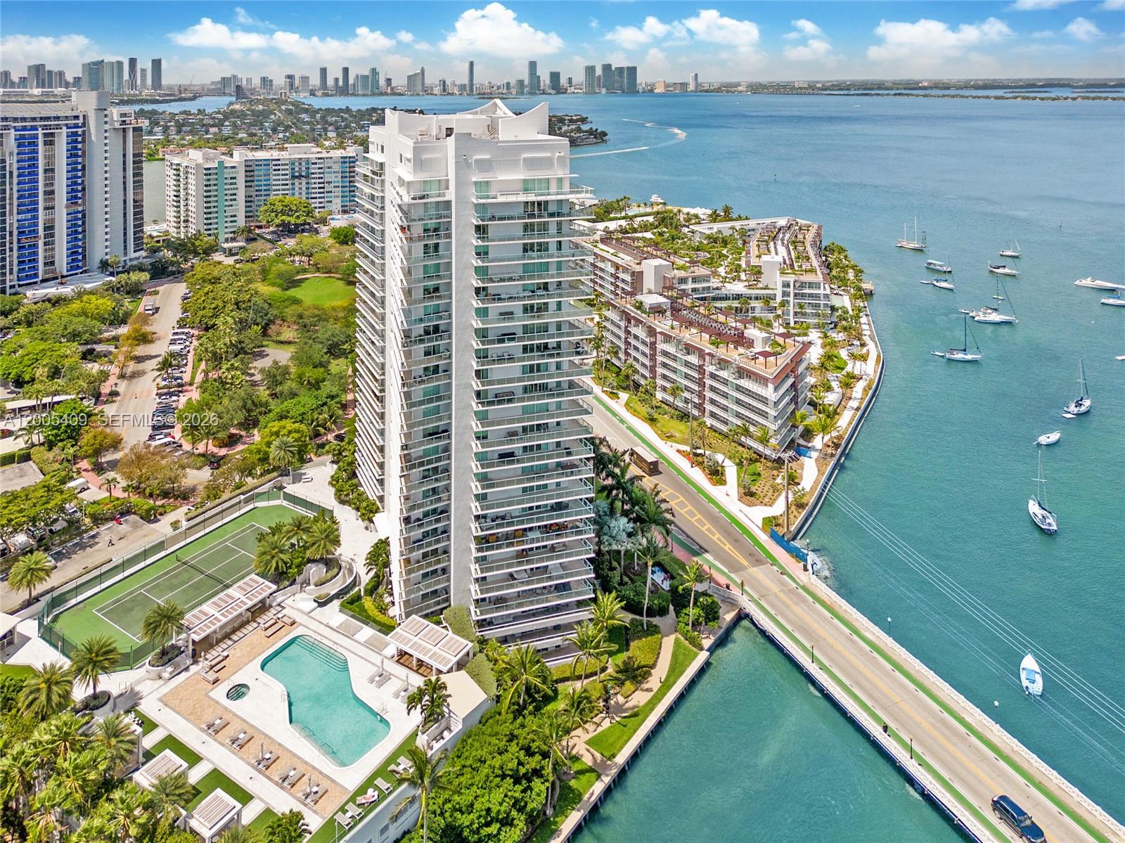10 Venetian Way #804, Miami Beach FL 33139