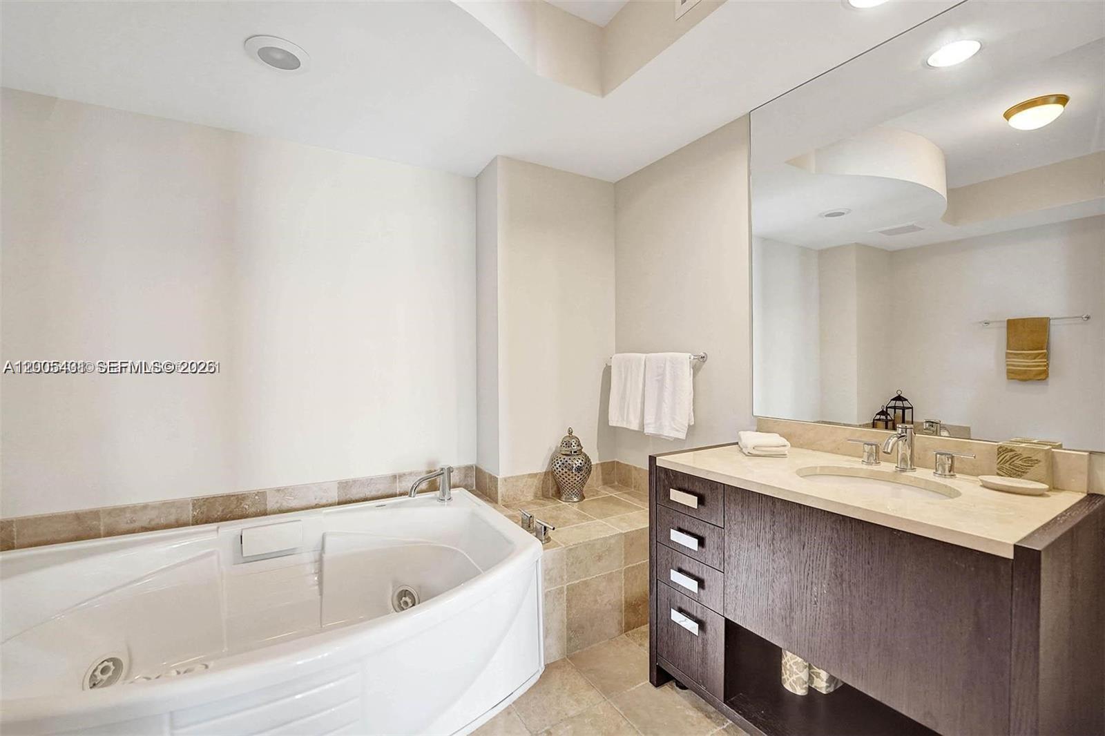 18201 Collins Ave #5202, Sunny Isles Beach FL 33160