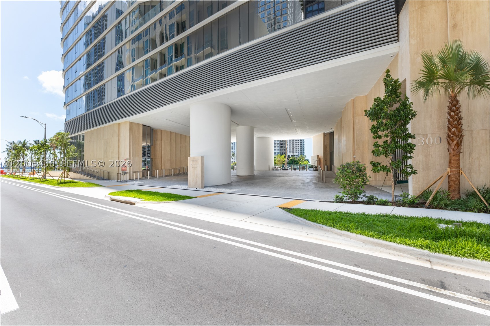 300 Biscayne Blvd Way #2802, Miami FL 33131