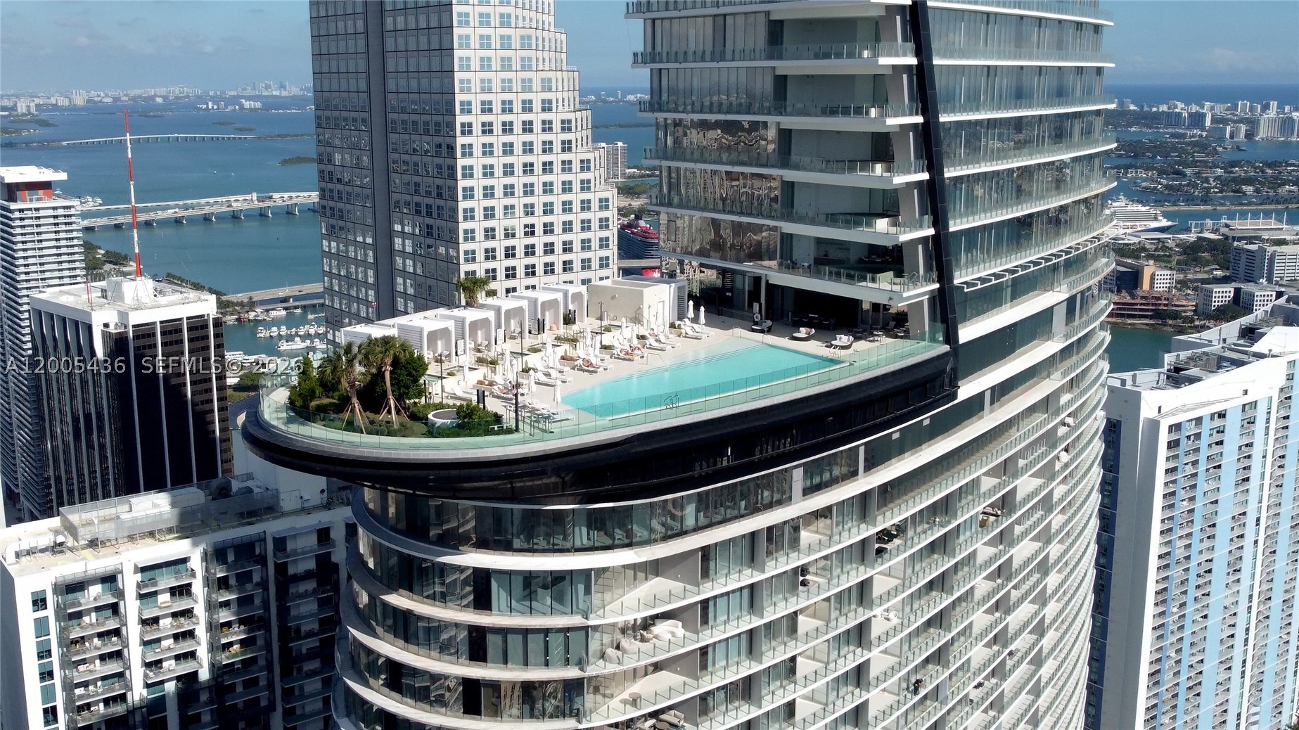 300 Biscayne Blvd Way #2802, Miami FL 33131
