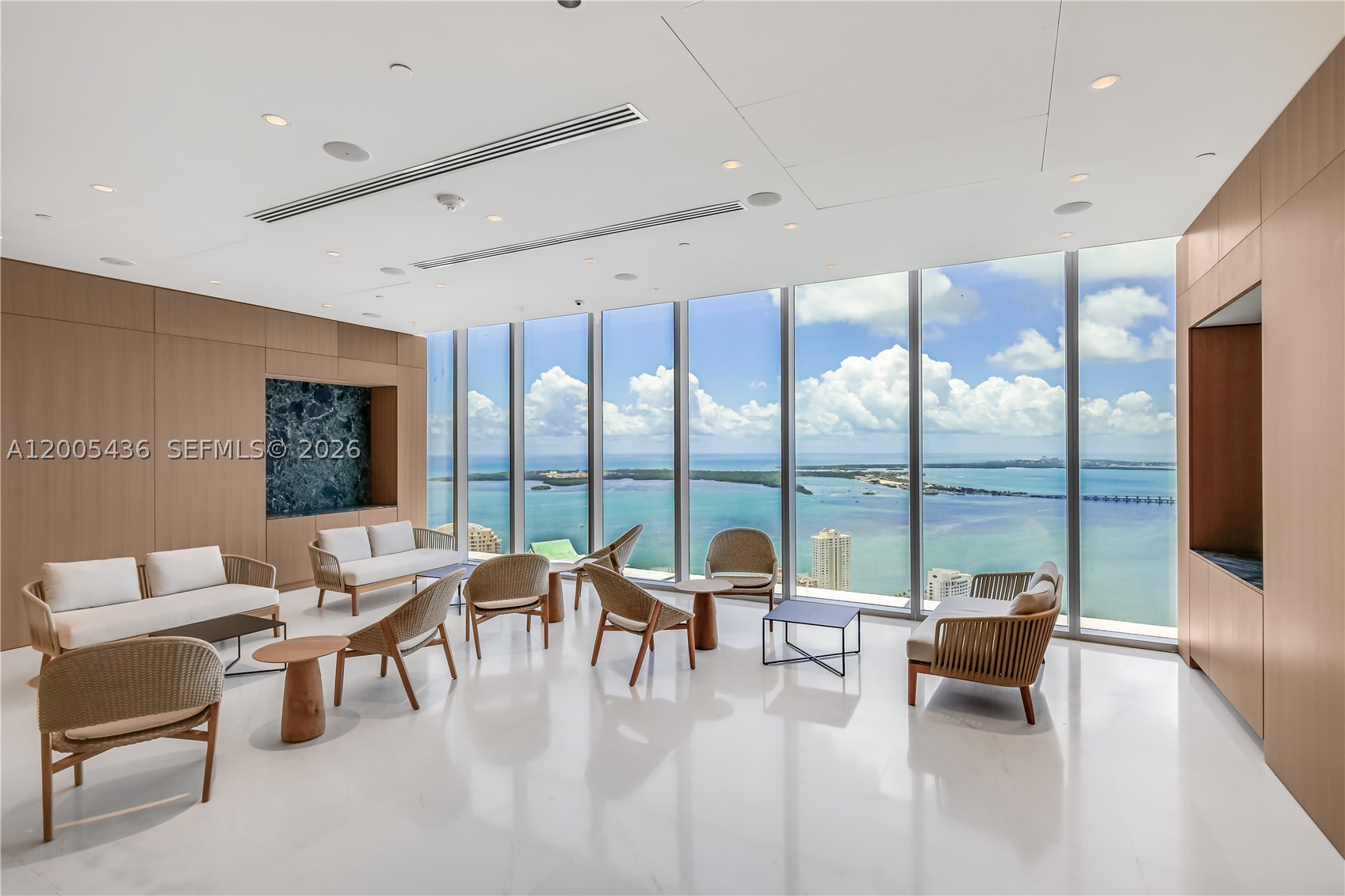 300 Biscayne Blvd Way #2802, Miami FL 33131