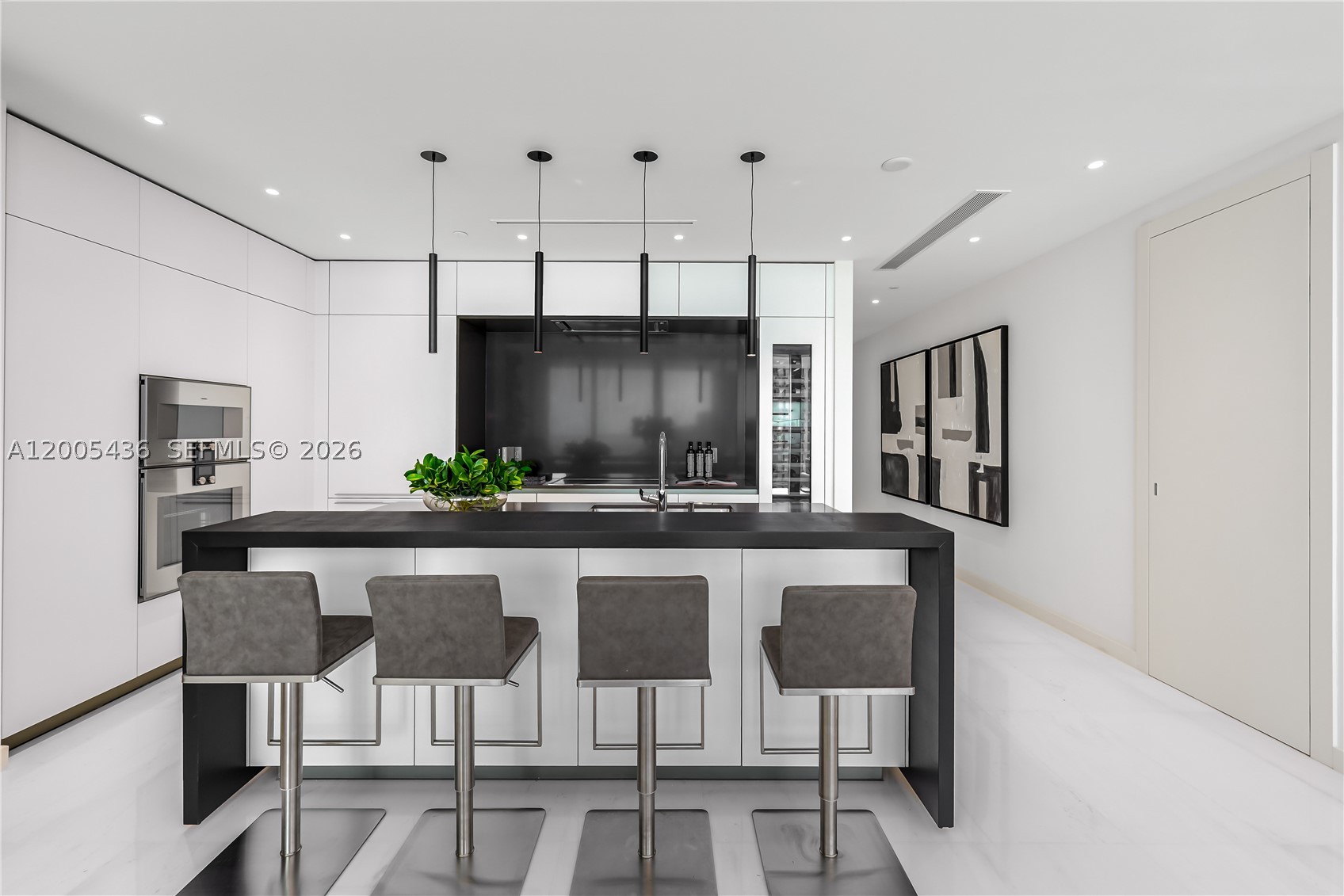 300 Biscayne Blvd Way #2802, Miami FL 33131