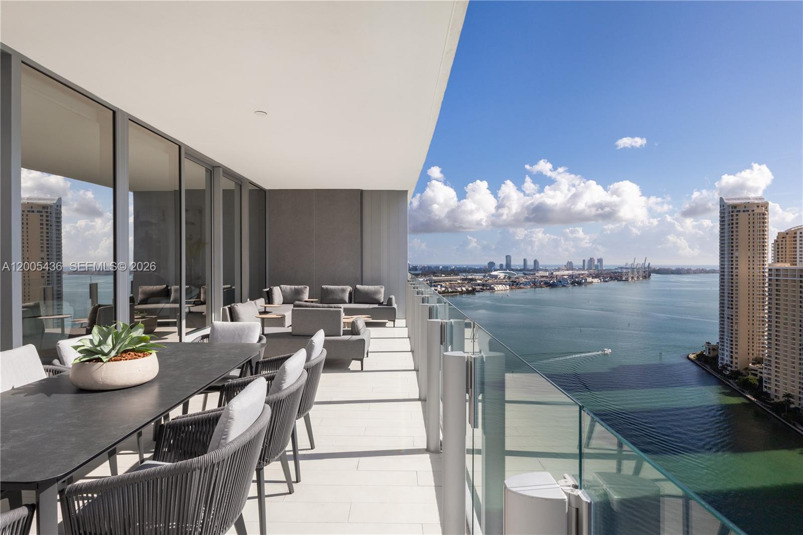 300 Biscayne Blvd Way #2802, Miami FL 33131