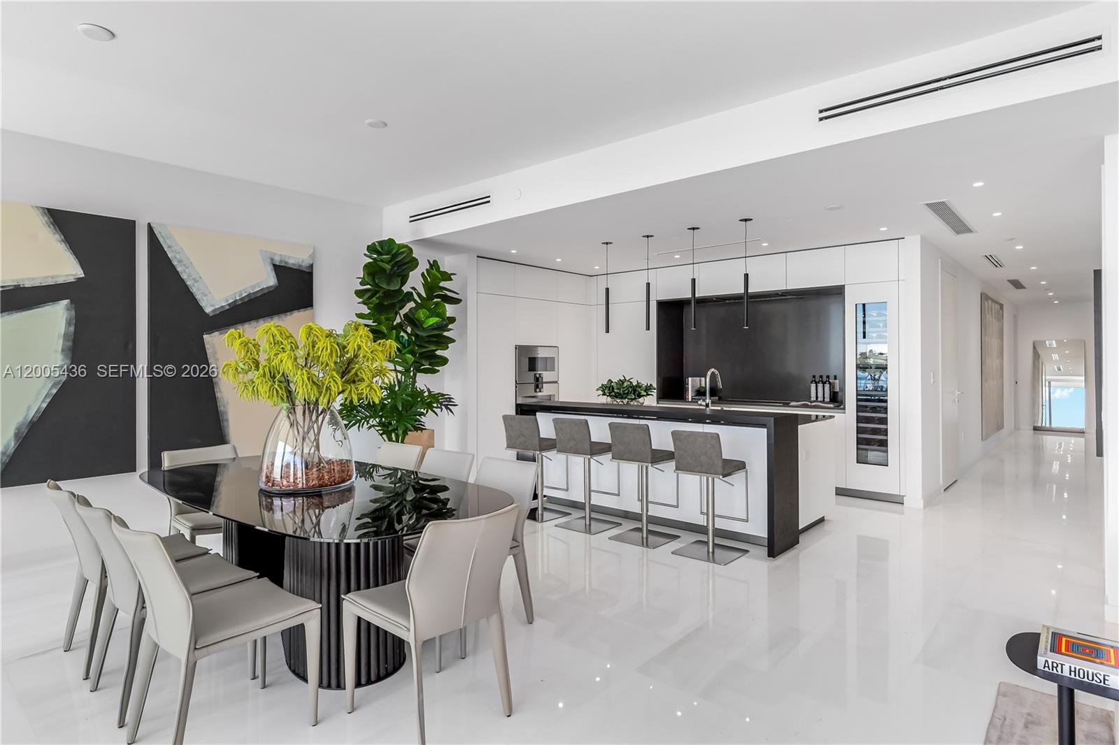 300 Biscayne Blvd Way #2802, Miami FL 33131