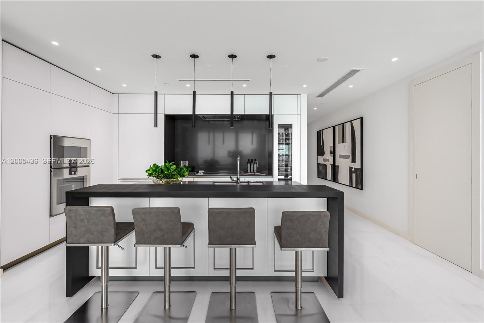 300 Biscayne Blvd Way #2802, Miami FL 33131