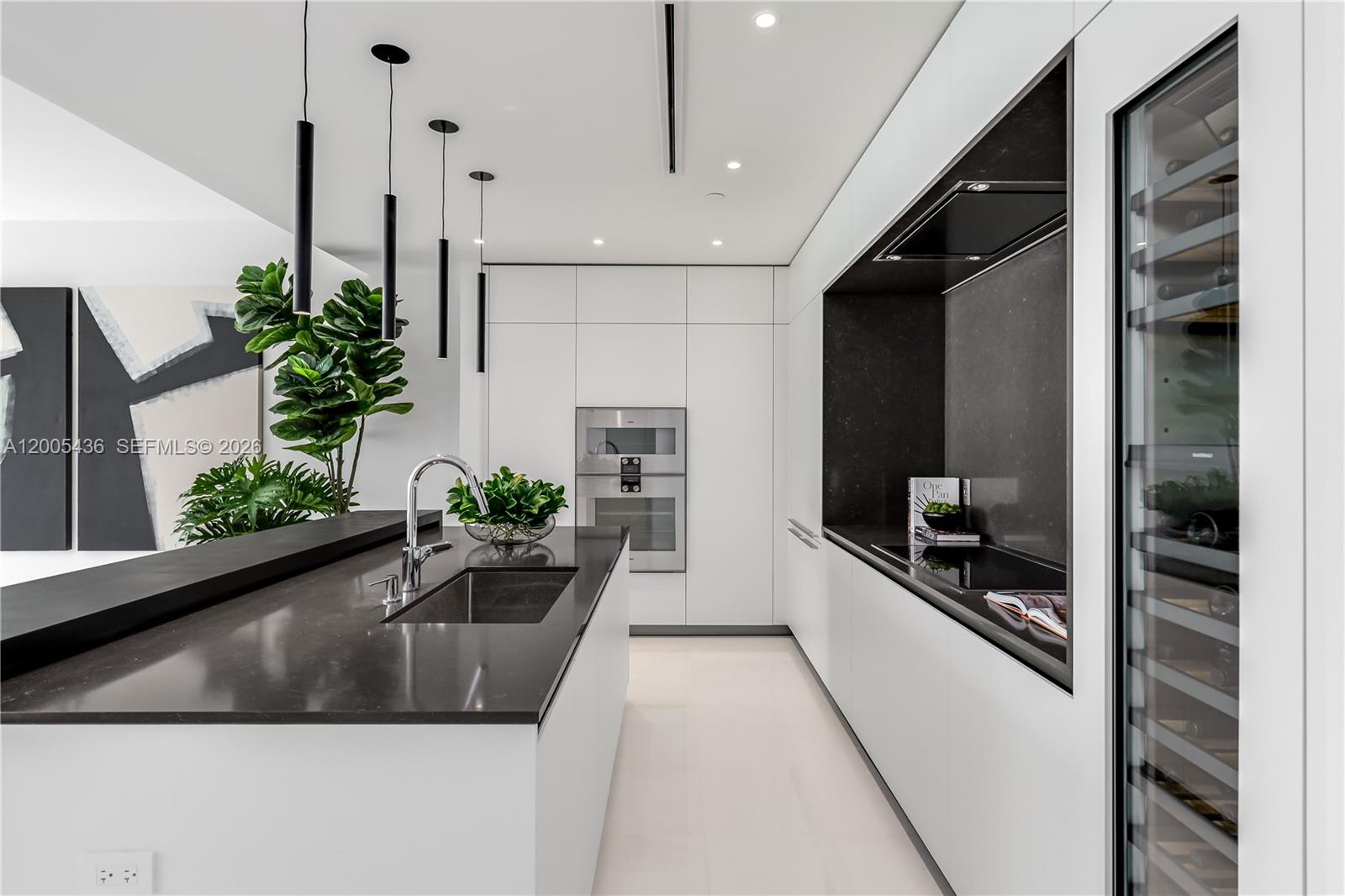 300 Biscayne Blvd Way #2802, Miami FL 33131