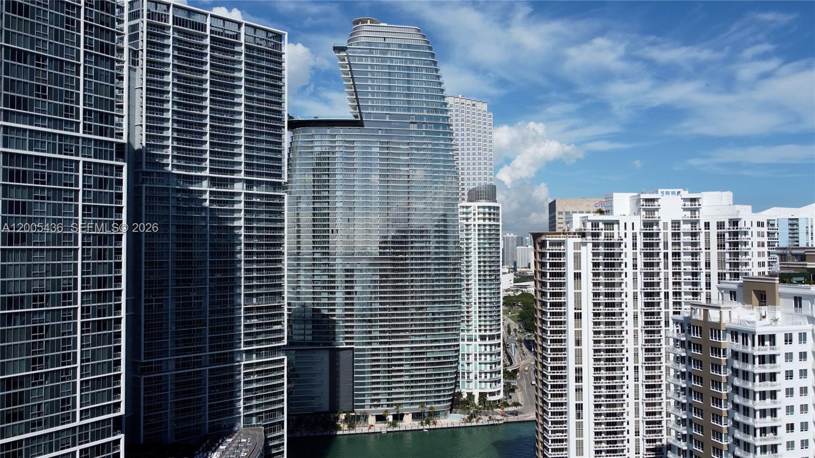 300 Biscayne Blvd Way #2802, Miami FL 33131