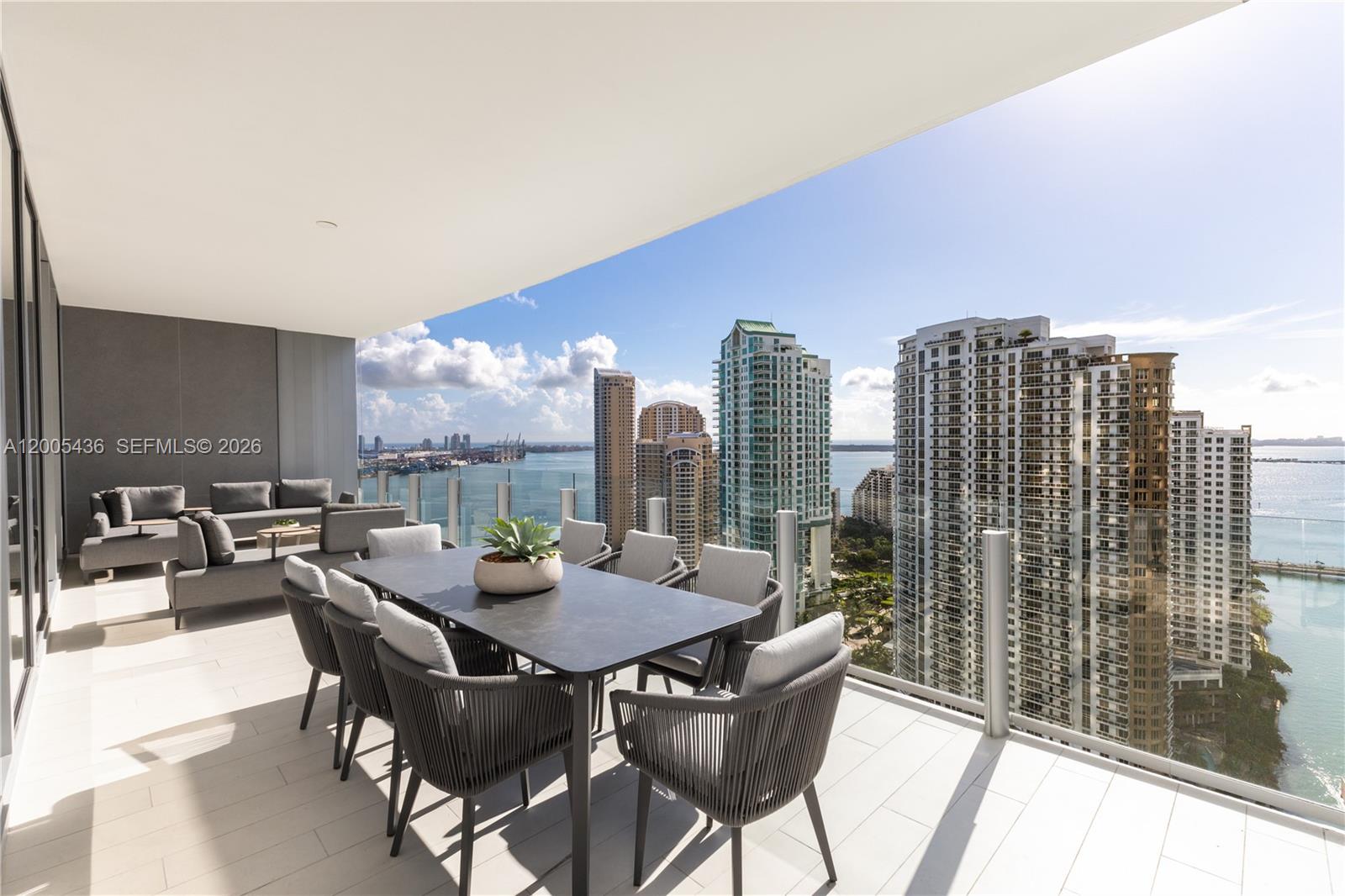 300 Biscayne Blvd Way #2802, Miami FL 33131