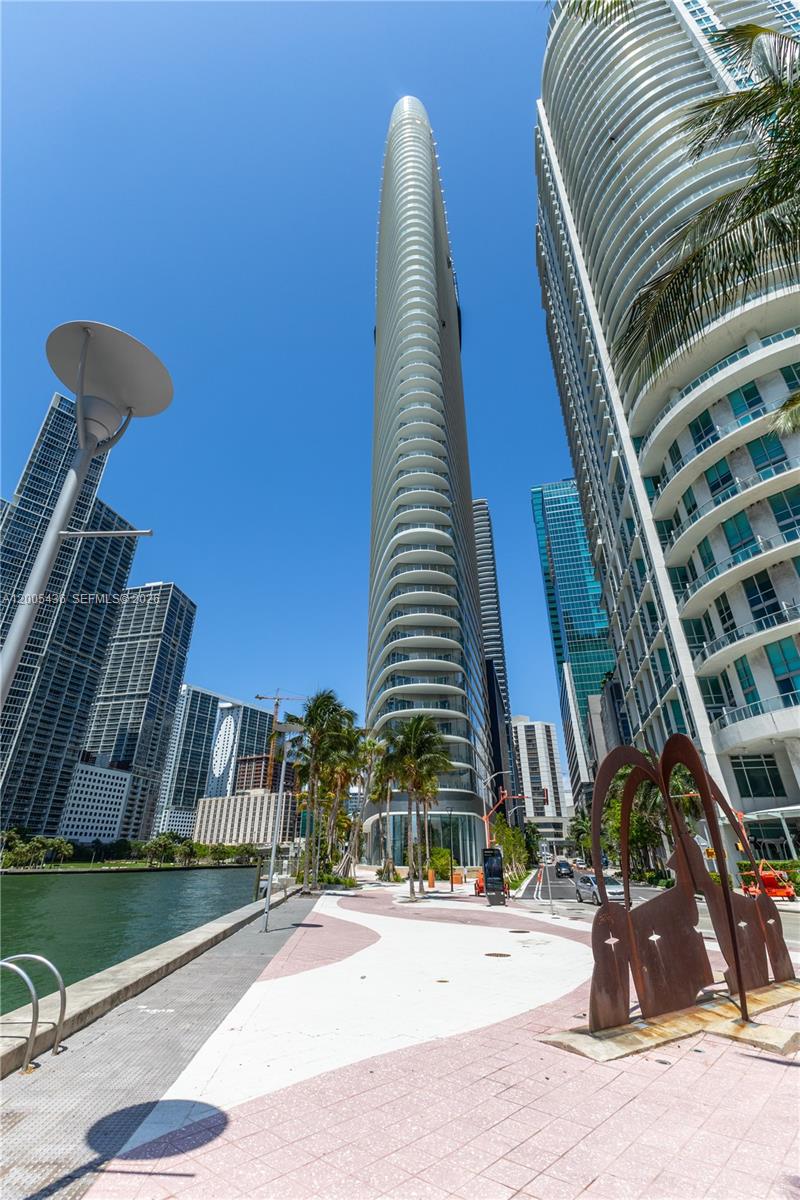 300 Biscayne Blvd Way #2802, Miami FL 33131