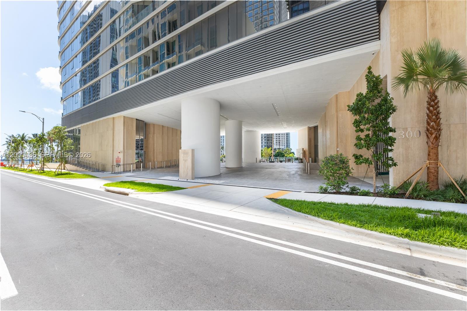 300 Biscayne Blvd Way #2802, Miami FL 33131