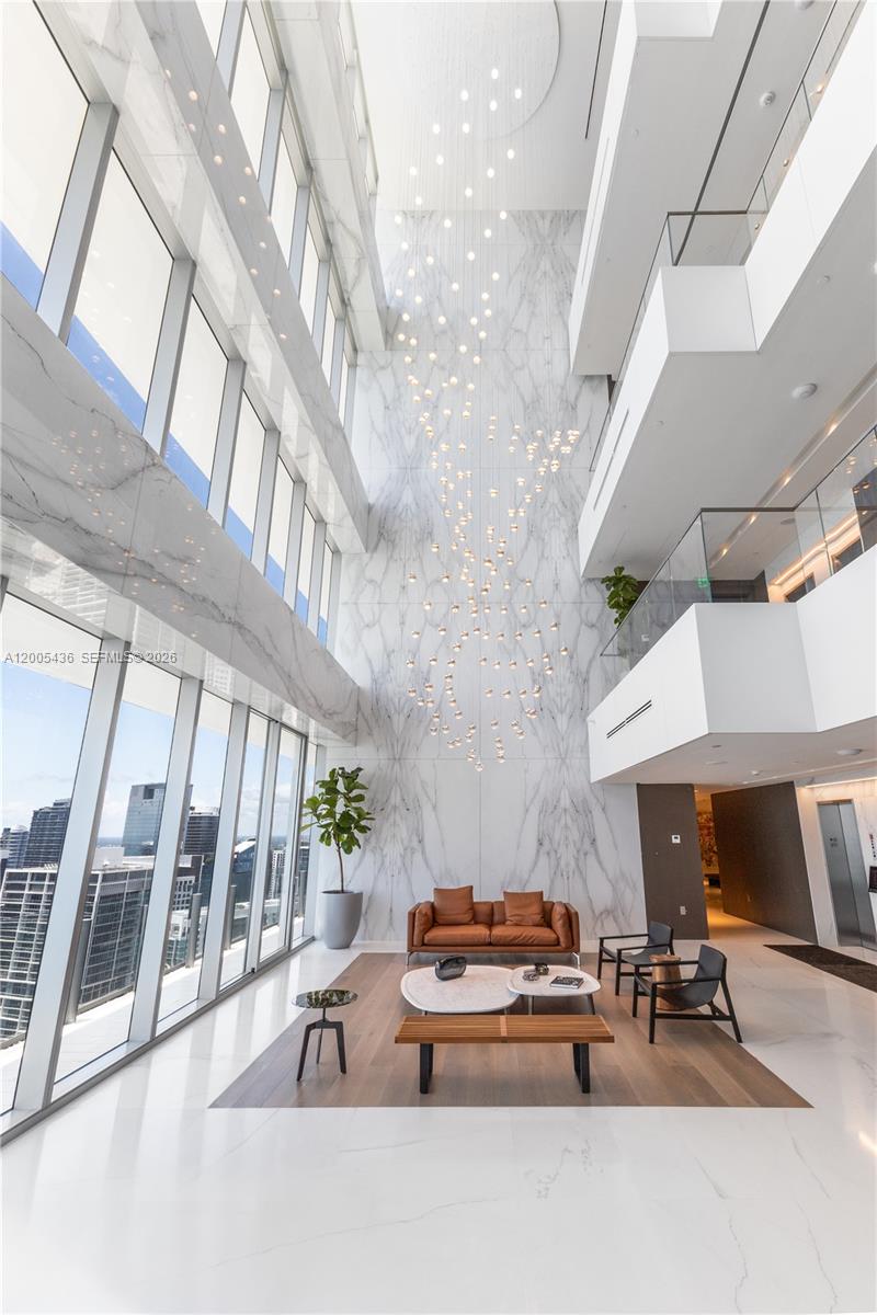300 Biscayne Blvd Way #2802, Miami FL 33131