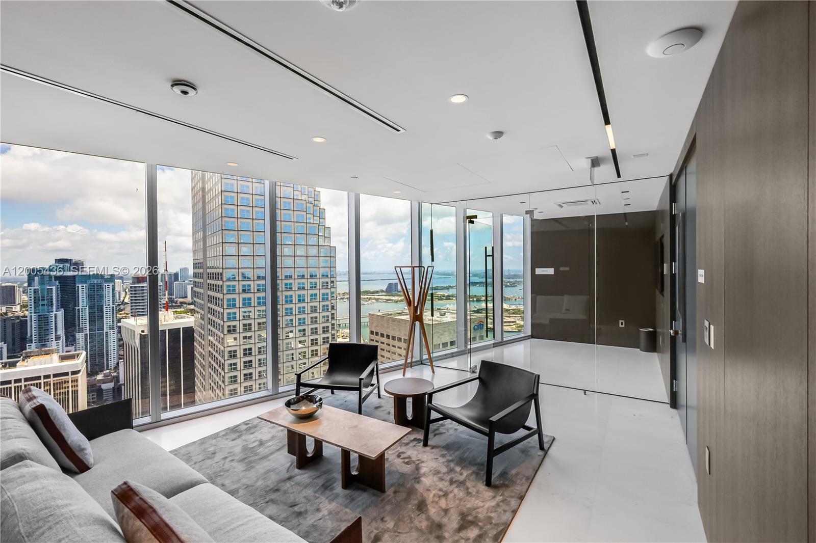 300 Biscayne Blvd Way #2802, Miami FL 33131