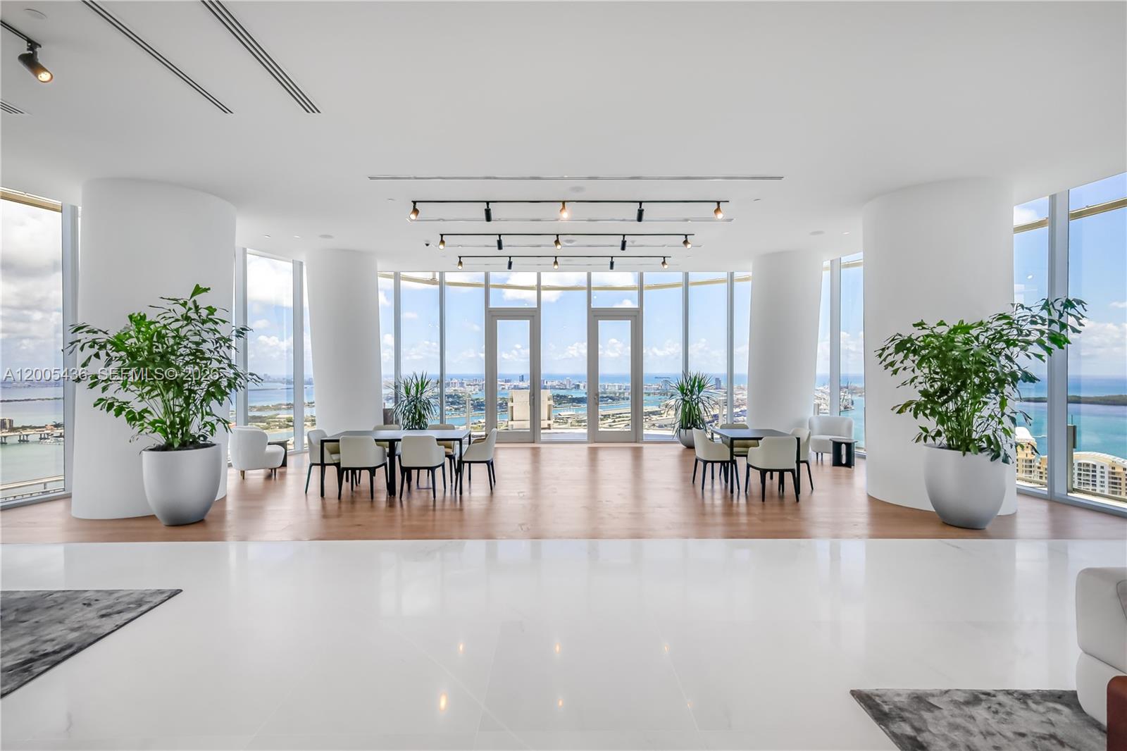 300 Biscayne Blvd Way #2802, Miami FL 33131