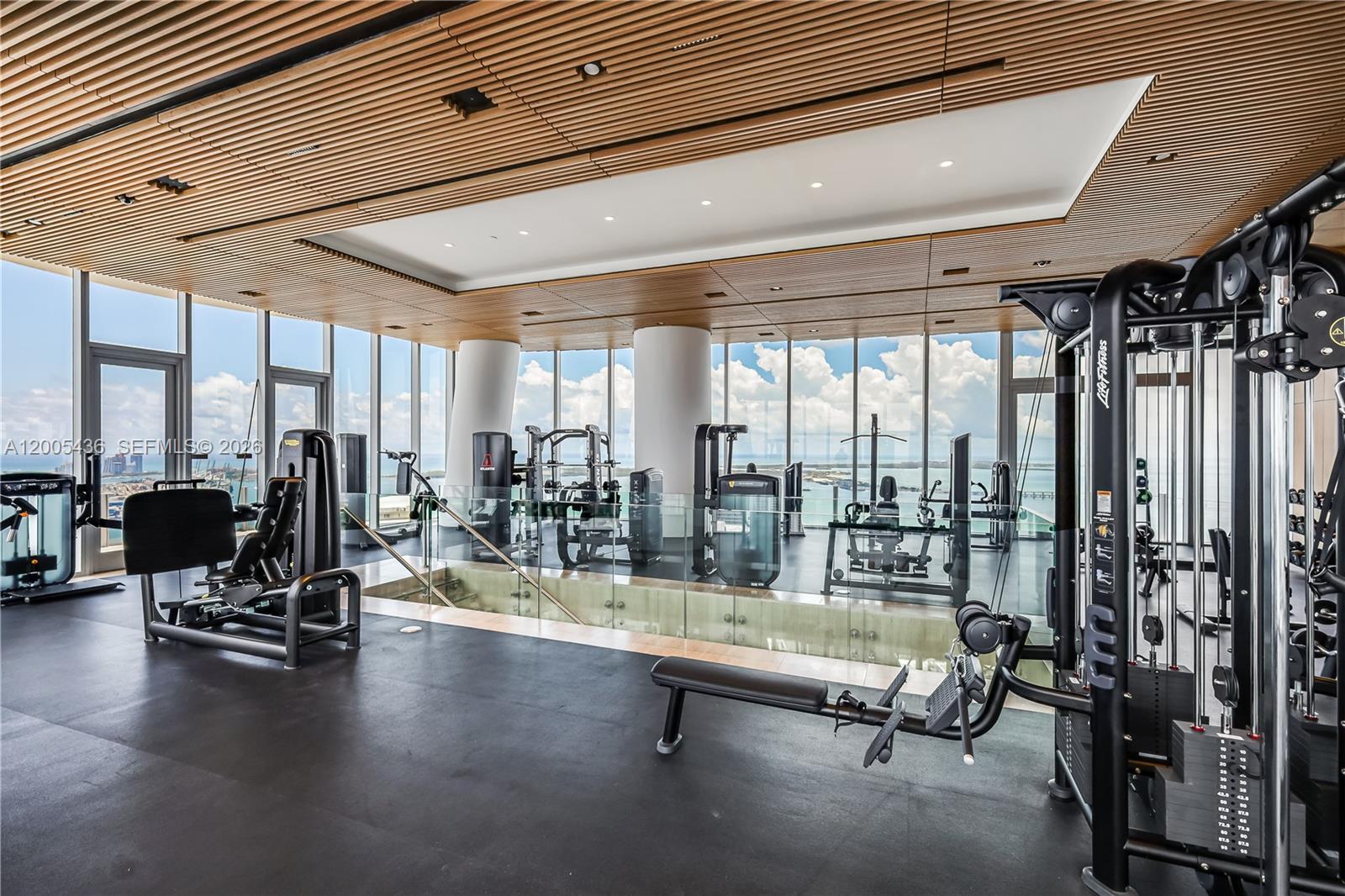 300 Biscayne Blvd Way #2802, Miami FL 33131
