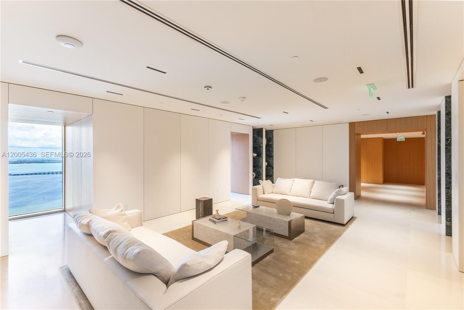 300 Biscayne Blvd Way #2802, Miami FL 33131