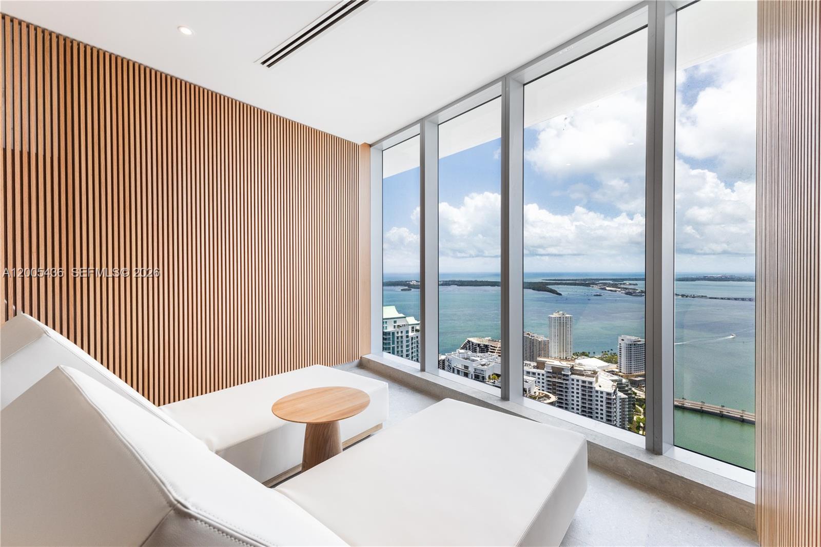 300 Biscayne Blvd Way #2802, Miami FL 33131