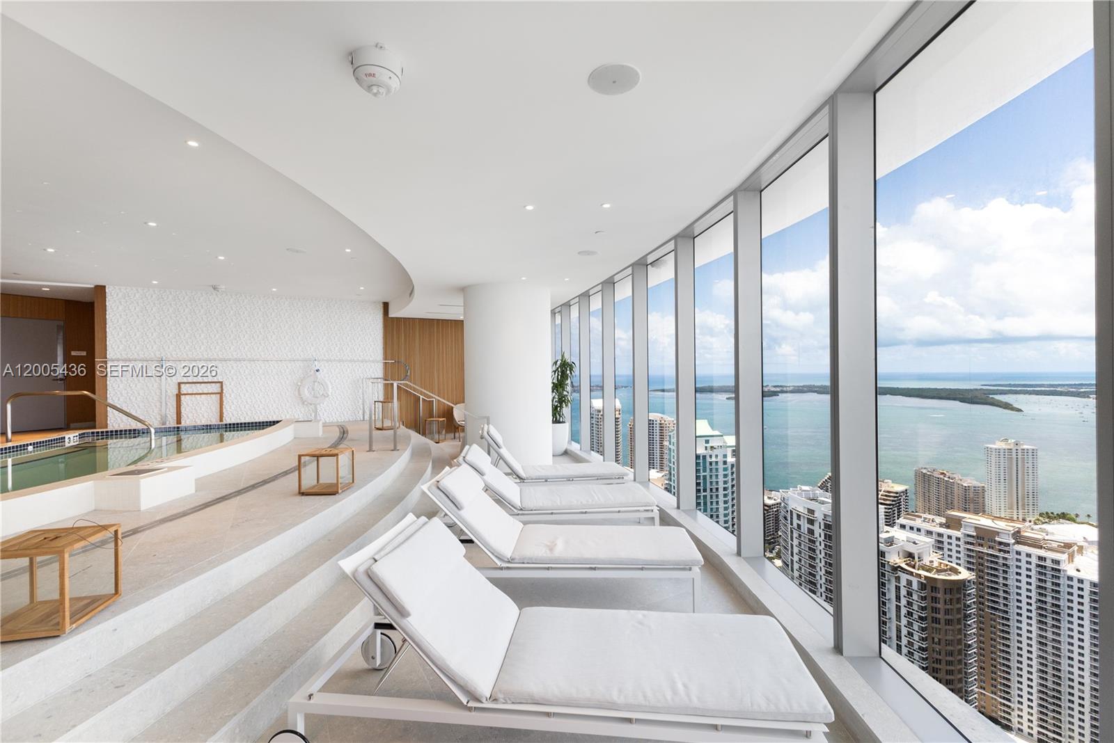 300 Biscayne Blvd Way #2802, Miami FL 33131