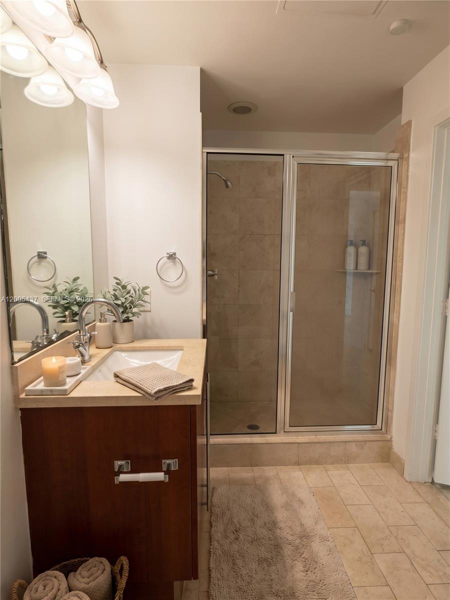 1111 SW 1st Ave #2124-N, Miami FL 33130