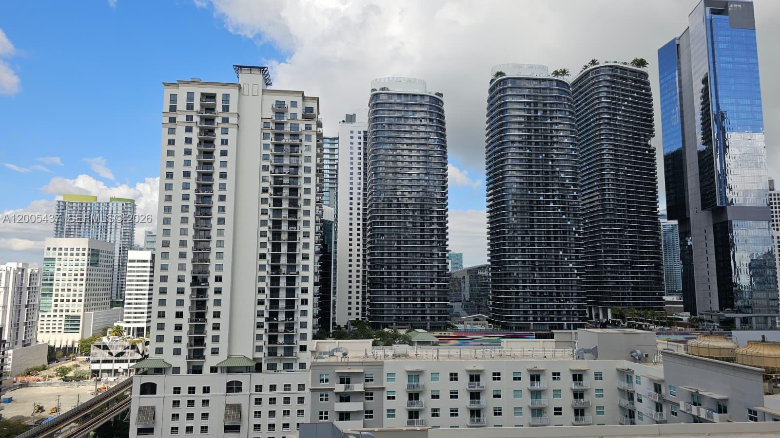 1111 SW 1st Ave #2124-N, Miami FL 33130