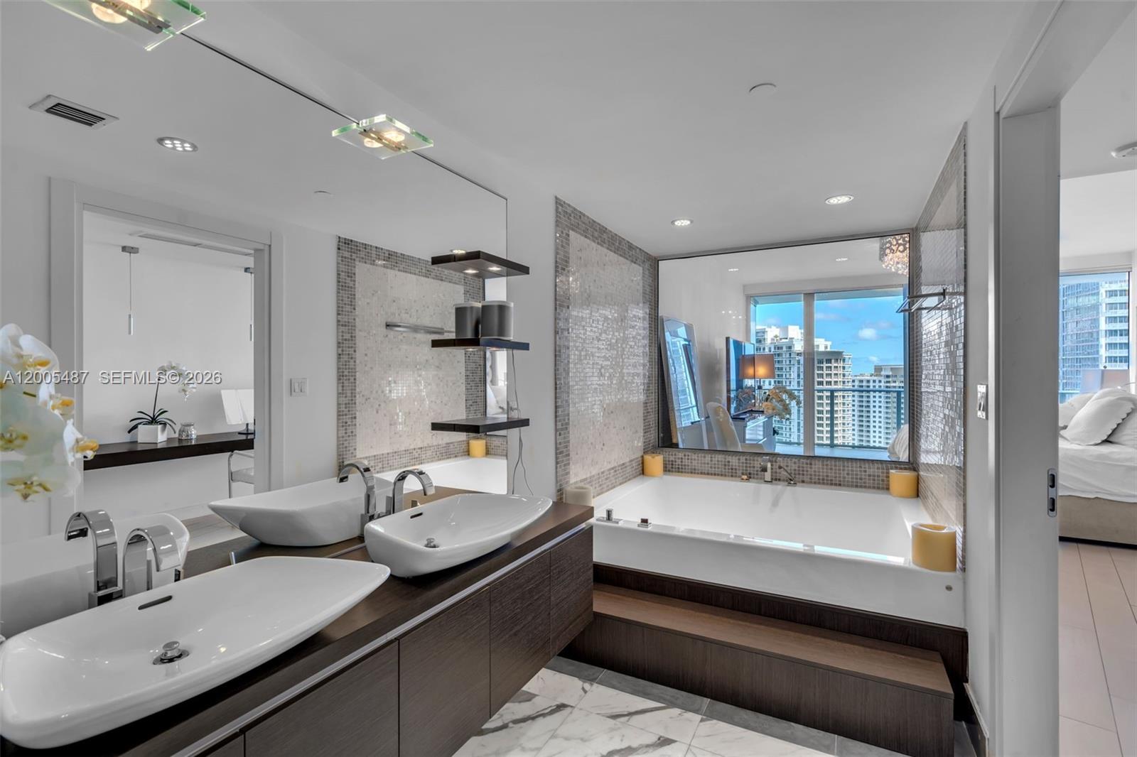 200 Biscayne Boulevard Way #3407, Miami FL 33131