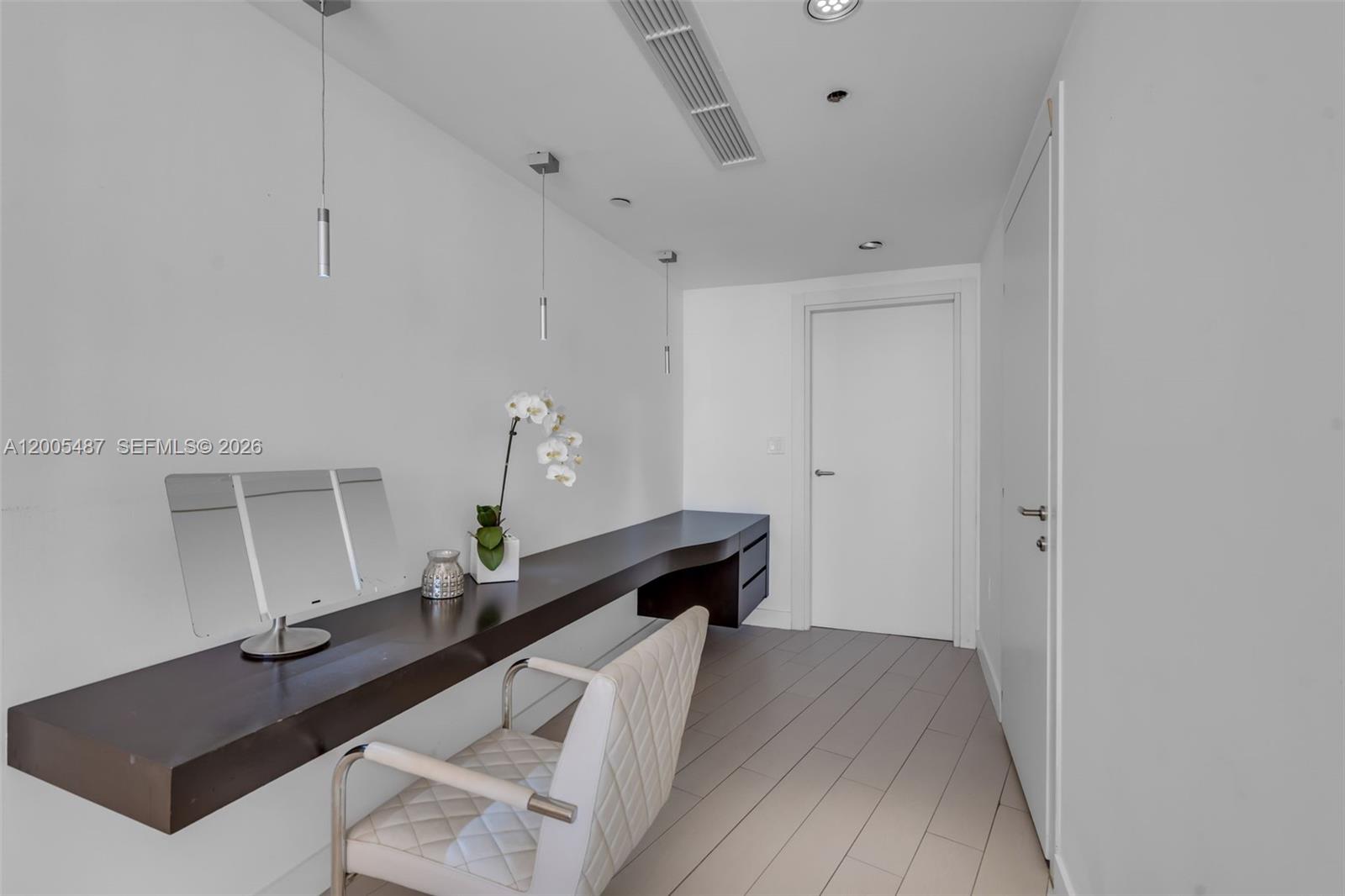 200 Biscayne Boulevard Way #3407, Miami FL 33131