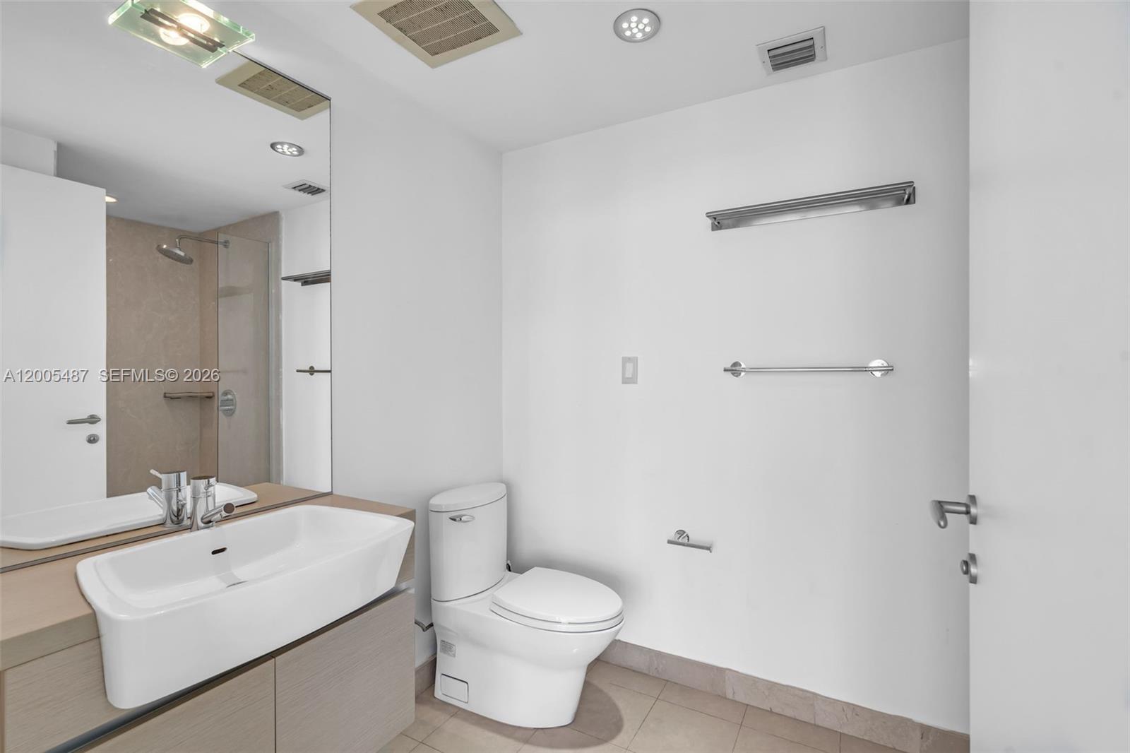 200 Biscayne Boulevard Way #3407, Miami FL 33131