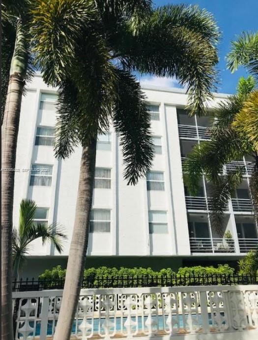 North Miami FL 33181 - A12005488