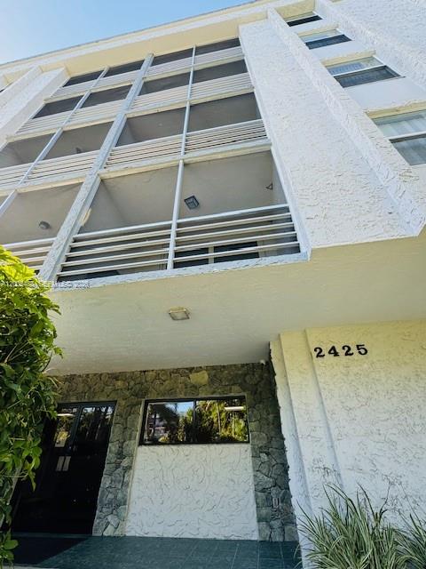 North Miami FL 33181 - A12005488
