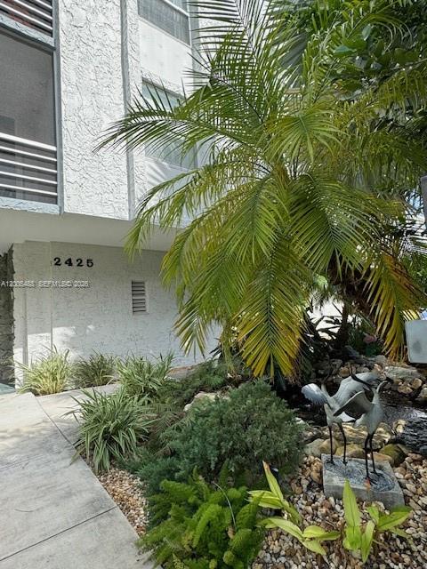 North Miami FL 33181 - A12005488