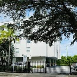 North Miami FL 33181 - A12005488