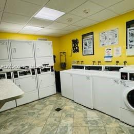 North Miami FL 33181 - A12005488