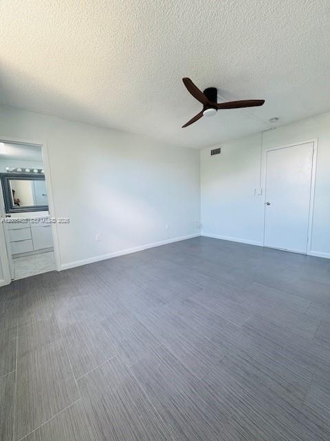 North Miami FL 33181 - A12005488