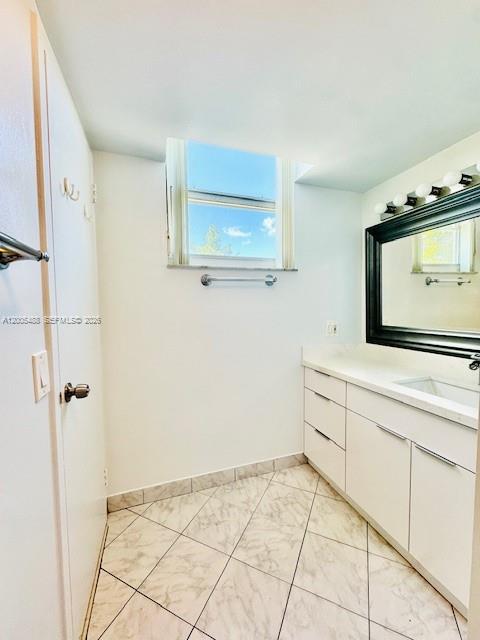 North Miami FL 33181 - A12005488